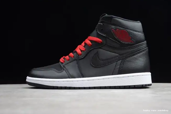 Husky Air OG Jordan Retro Satin 1 High 555088-060 Black 0505